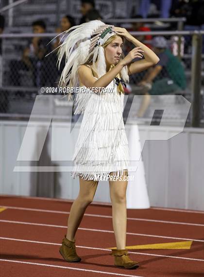Thumbnail 2 in Waxahachie @ Horn photogallery.
