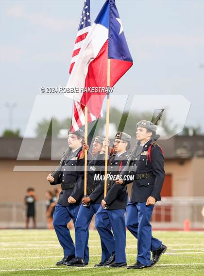 Thumbnail 3 in Waxahachie @ Horn photogallery.
