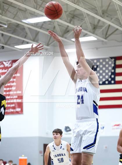 Thumbnail 2 in Tahoka vs Bellevue (Poolville Mesquite Pit Classic) photogallery.
