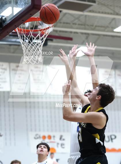 Thumbnail 2 in Tahoka vs Bellevue (Poolville Mesquite Pit Classic) photogallery.