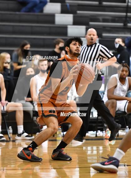 Thumbnail 3 in Hutto @ Vandegrift photogallery.