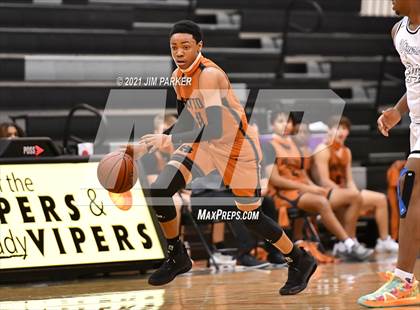 Thumbnail 3 in Hutto @ Vandegrift photogallery.