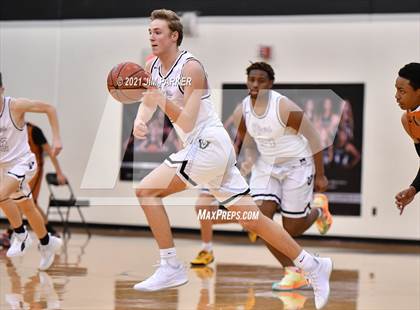 Thumbnail 1 in Hutto @ Vandegrift photogallery.