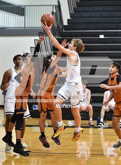 Thumbnail 3 in Hutto @ Vandegrift photogallery.