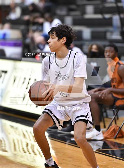 Thumbnail 2 in Hutto @ Vandegrift photogallery.