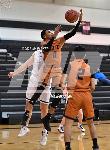 Thumbnail 2 in Hutto @ Vandegrift photogallery.