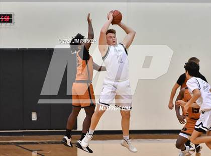 Thumbnail 1 in Hutto @ Vandegrift photogallery.