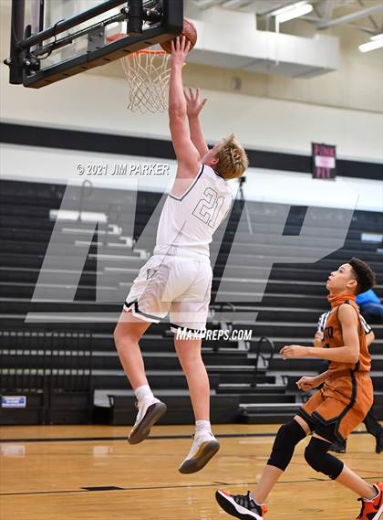 Thumbnail 3 in Hutto @ Vandegrift photogallery.