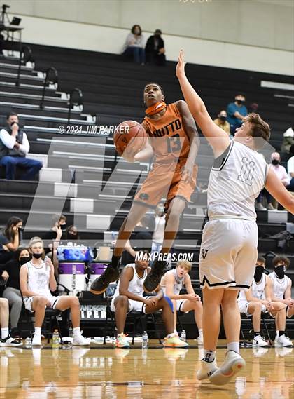 Thumbnail 1 in Hutto @ Vandegrift photogallery.