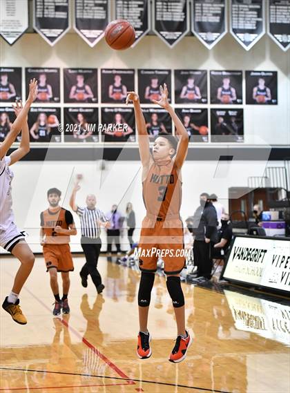 Thumbnail 3 in Hutto @ Vandegrift photogallery.