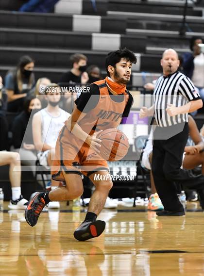 Thumbnail 2 in Hutto @ Vandegrift photogallery.