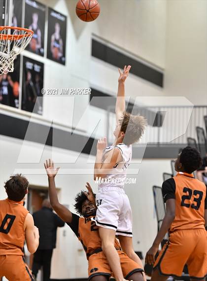 Thumbnail 3 in Hutto @ Vandegrift photogallery.