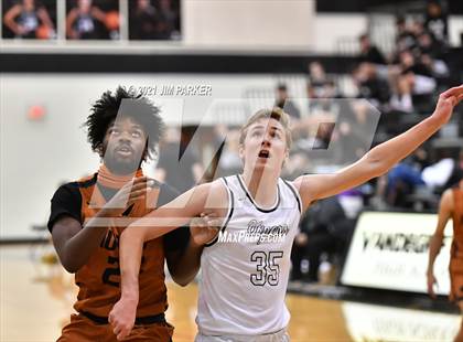 Thumbnail 1 in Hutto @ Vandegrift photogallery.