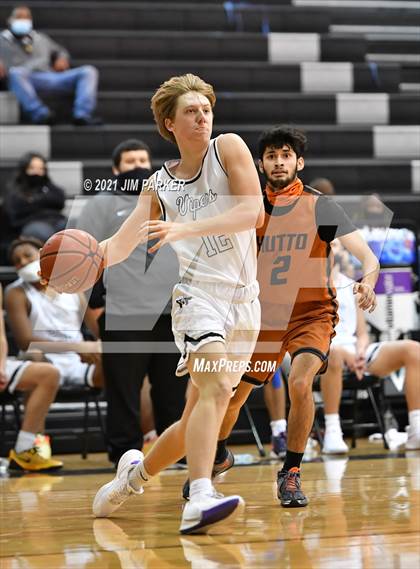 Thumbnail 2 in Hutto @ Vandegrift photogallery.