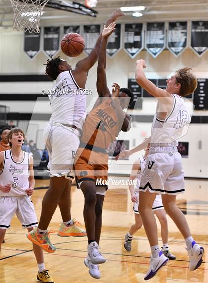 Thumbnail 3 in Hutto @ Vandegrift photogallery.