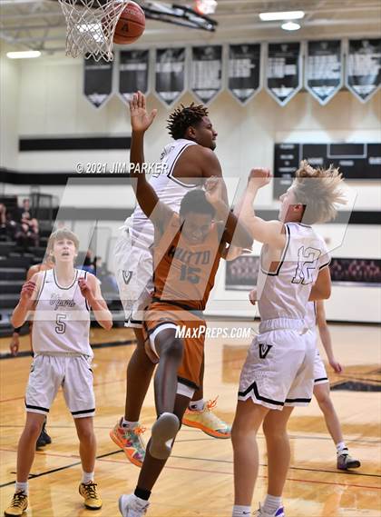 Thumbnail 1 in Hutto @ Vandegrift photogallery.