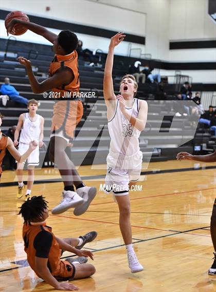 Thumbnail 2 in Hutto @ Vandegrift photogallery.