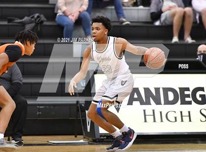 Thumbnail 2 in Hutto @ Vandegrift photogallery.