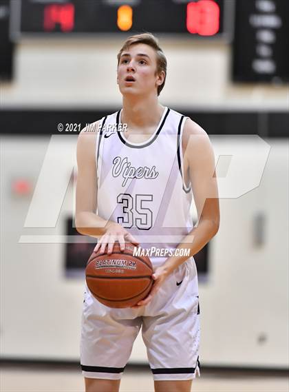 Thumbnail 3 in Hutto @ Vandegrift photogallery.