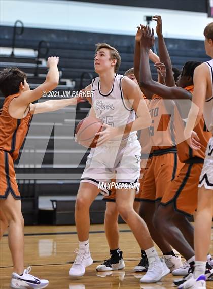 Thumbnail 2 in Hutto @ Vandegrift photogallery.