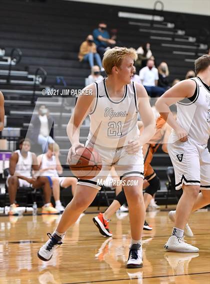 Thumbnail 3 in Hutto @ Vandegrift photogallery.