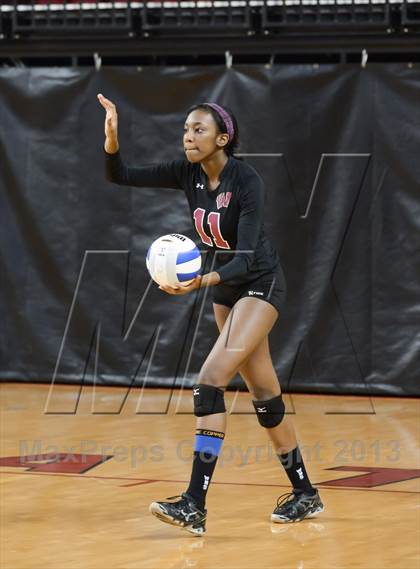 Thumbnail 3 in Hough vs. Wakefield (NCHSAA 4A Final) photogallery.