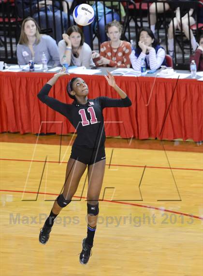 Thumbnail 1 in Hough vs. Wakefield (NCHSAA 4A Final) photogallery.