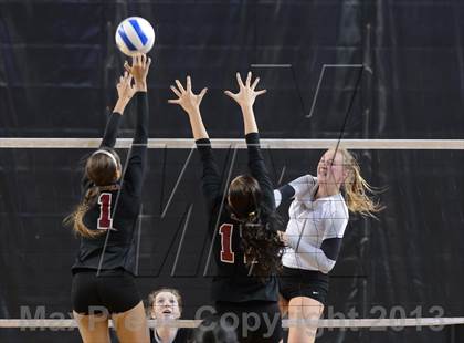 Thumbnail 1 in Hough vs. Wakefield (NCHSAA 4A Final) photogallery.