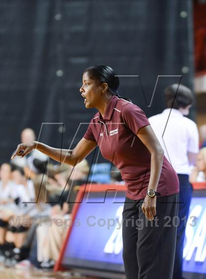 Thumbnail 2 in Hough vs. Wakefield (NCHSAA 4A Final) photogallery.