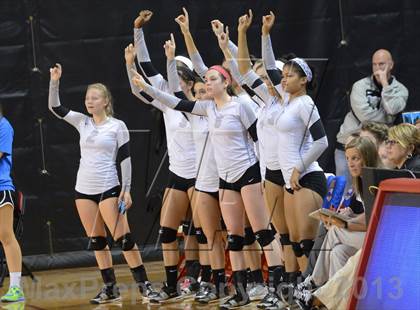 Thumbnail 2 in Hough vs. Wakefield (NCHSAA 4A Final) photogallery.