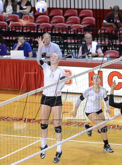Thumbnail 2 in Hough vs. Wakefield (NCHSAA 4A Final) photogallery.