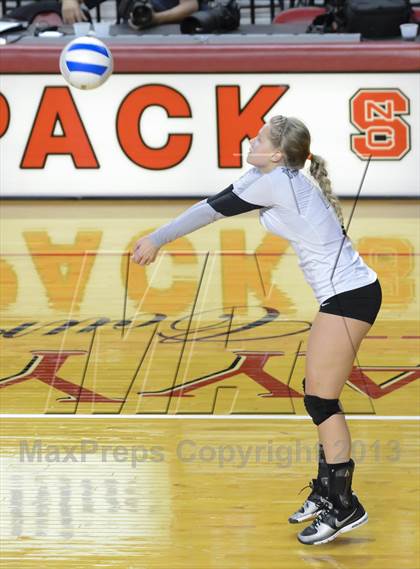 Thumbnail 1 in Hough vs. Wakefield (NCHSAA 4A Final) photogallery.