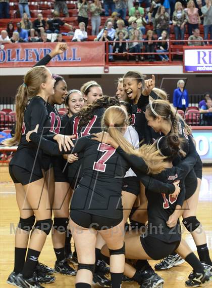 Thumbnail 3 in Hough vs. Wakefield (NCHSAA 4A Final) photogallery.