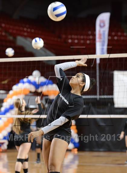 Thumbnail 3 in Hough vs. Wakefield (NCHSAA 4A Final) photogallery.