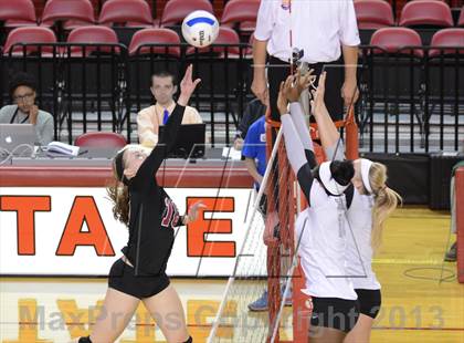 Thumbnail 1 in Hough vs. Wakefield (NCHSAA 4A Final) photogallery.