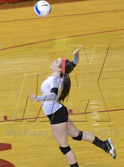 Thumbnail 1 in Hough vs. Wakefield (NCHSAA 4A Final) photogallery.