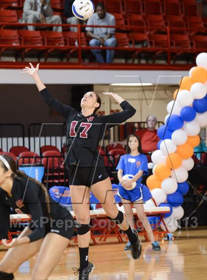 Thumbnail 2 in Hough vs. Wakefield (NCHSAA 4A Final) photogallery.
