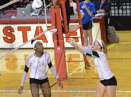 Thumbnail 1 in Hough vs. Wakefield (NCHSAA 4A Final) photogallery.
