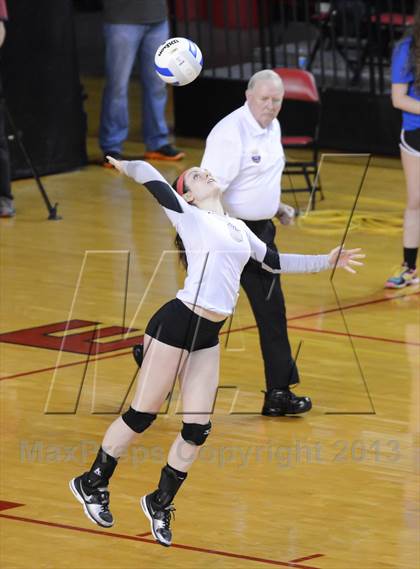 Thumbnail 1 in Hough vs. Wakefield (NCHSAA 4A Final) photogallery.