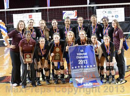Thumbnail 2 in Hough vs. Wakefield (NCHSAA 4A Final) photogallery.