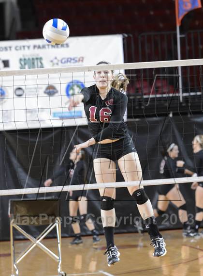 Thumbnail 2 in Hough vs. Wakefield (NCHSAA 4A Final) photogallery.