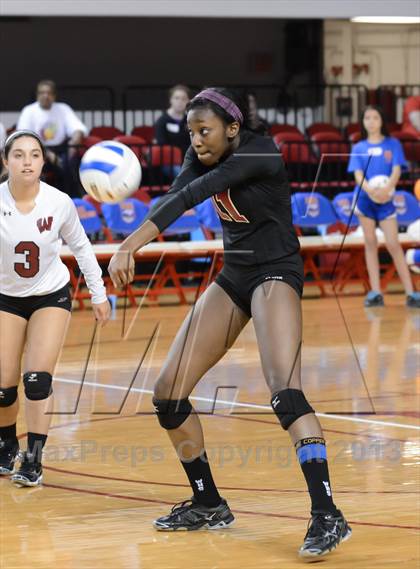 Thumbnail 3 in Hough vs. Wakefield (NCHSAA 4A Final) photogallery.