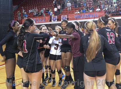 Thumbnail 3 in Hough vs. Wakefield (NCHSAA 4A Final) photogallery.