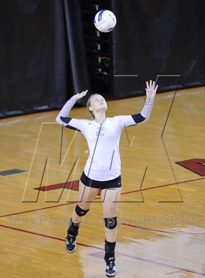 Thumbnail 2 in Hough vs. Wakefield (NCHSAA 4A Final) photogallery.
