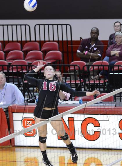 Thumbnail 2 in Hough vs. Wakefield (NCHSAA 4A Final) photogallery.