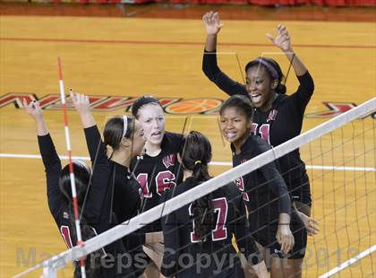 Thumbnail 1 in Hough vs. Wakefield (NCHSAA 4A Final) photogallery.