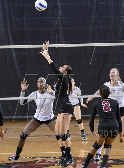 Thumbnail 1 in Hough vs. Wakefield (NCHSAA 4A Final) photogallery.