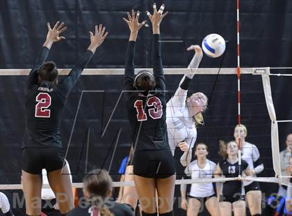 Thumbnail 1 in Hough vs. Wakefield (NCHSAA 4A Final) photogallery.
