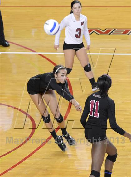 Thumbnail 2 in Hough vs. Wakefield (NCHSAA 4A Final) photogallery.