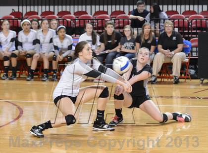 Thumbnail 2 in Hough vs. Wakefield (NCHSAA 4A Final) photogallery.